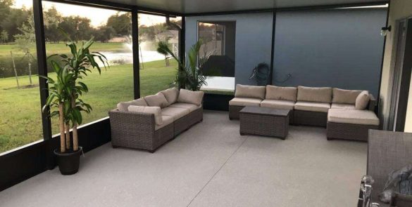 Half-Screen-Half-Roof-Interior